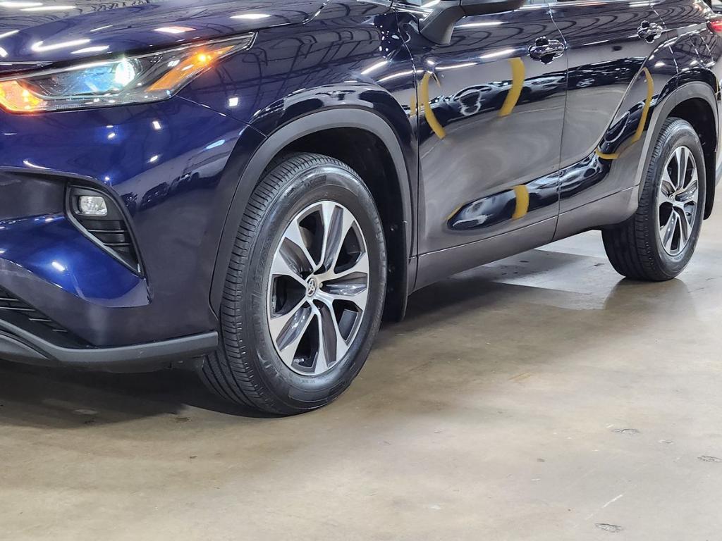 used 2023 Toyota Highlander car, priced at $40,052