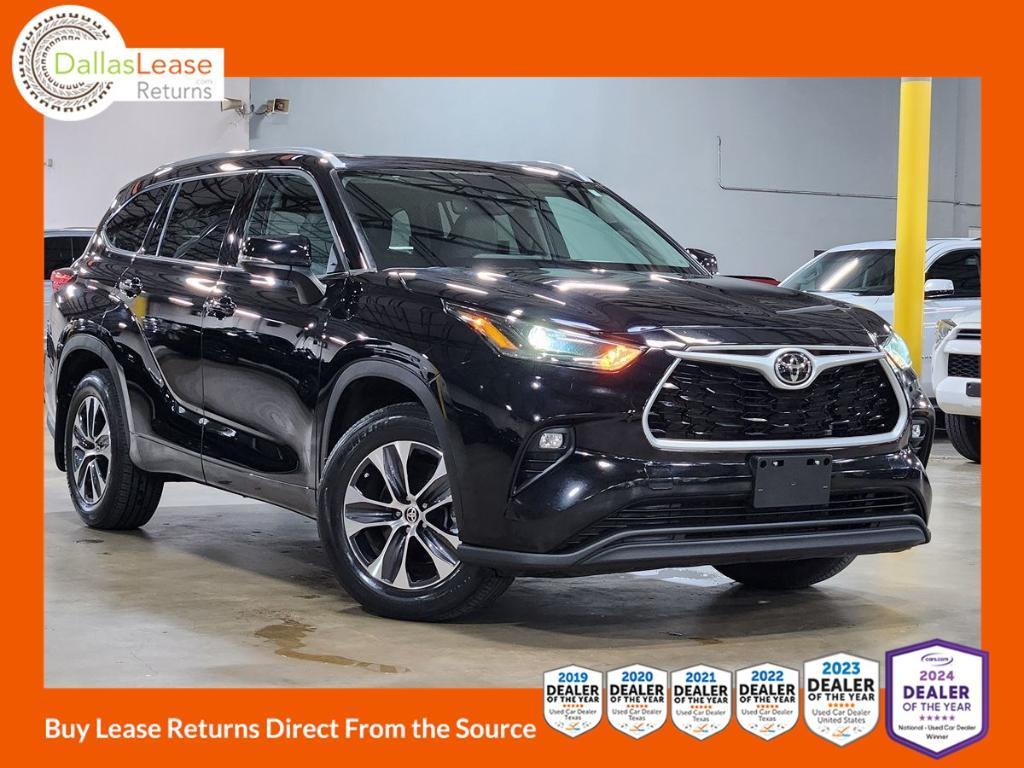 used 2022 Toyota Highlander car, priced at $34,473