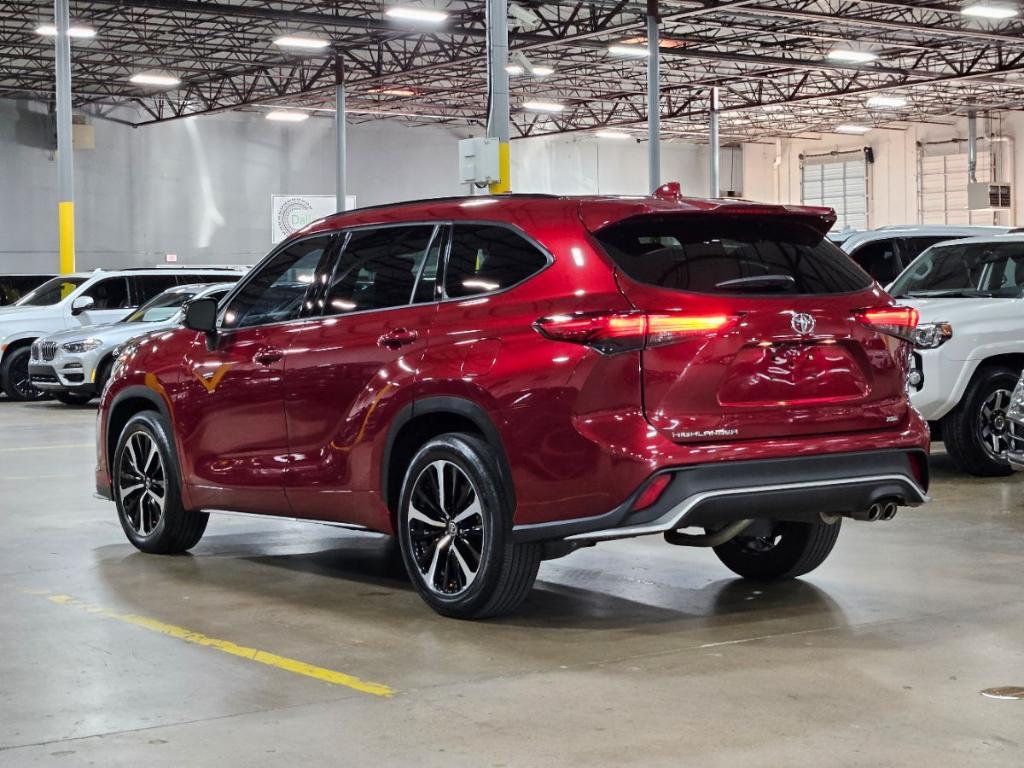 used 2021 Toyota Highlander car, priced at $36,710