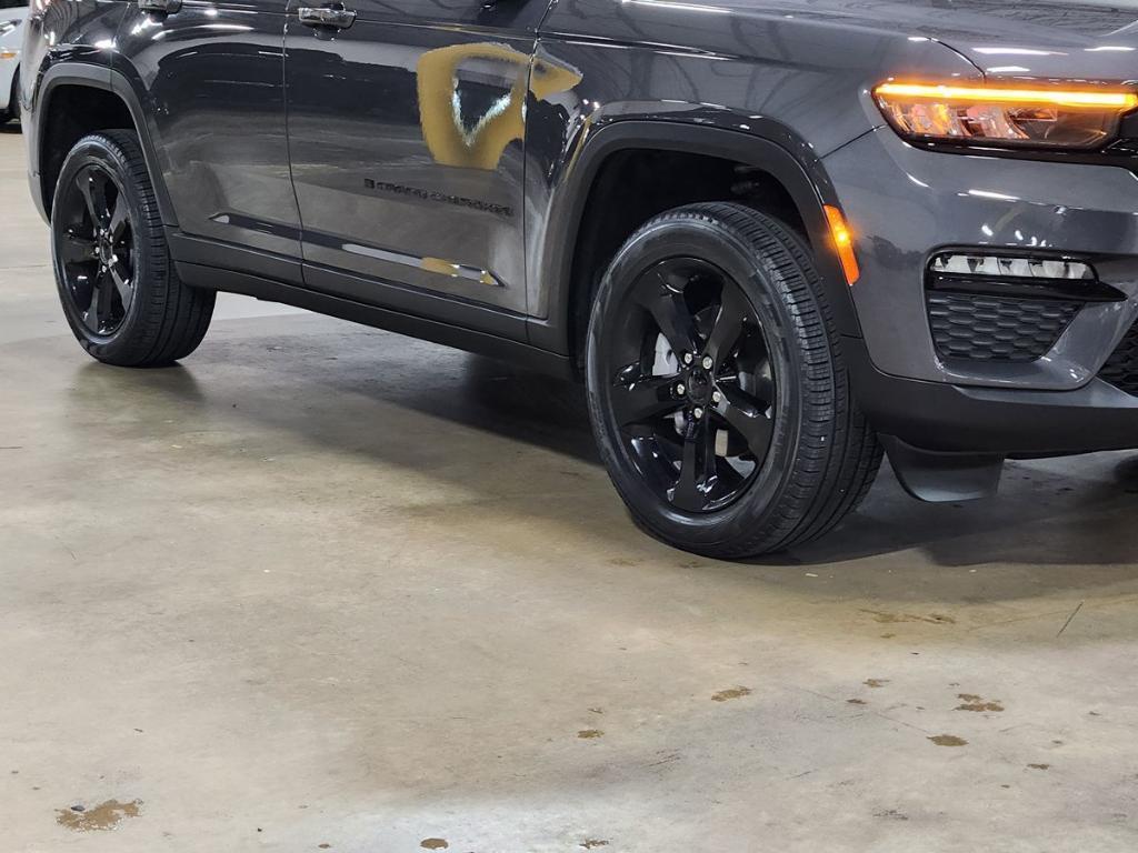 used 2025 Jeep Grand Cherokee car, priced at $41,860