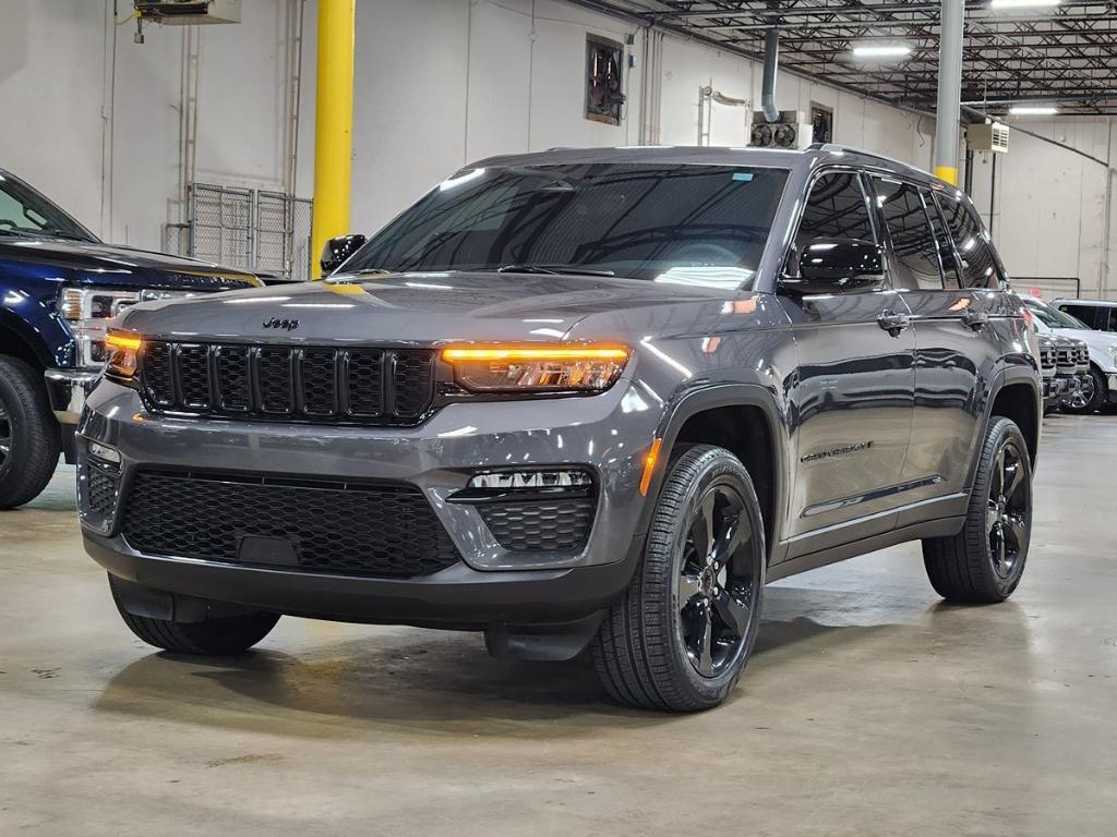 used 2025 Jeep Grand Cherokee car, priced at $41,860