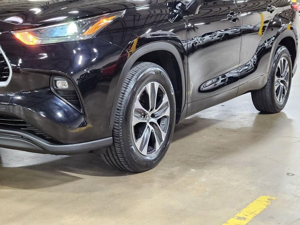 used 2021 Toyota Highlander car, priced at $33,950