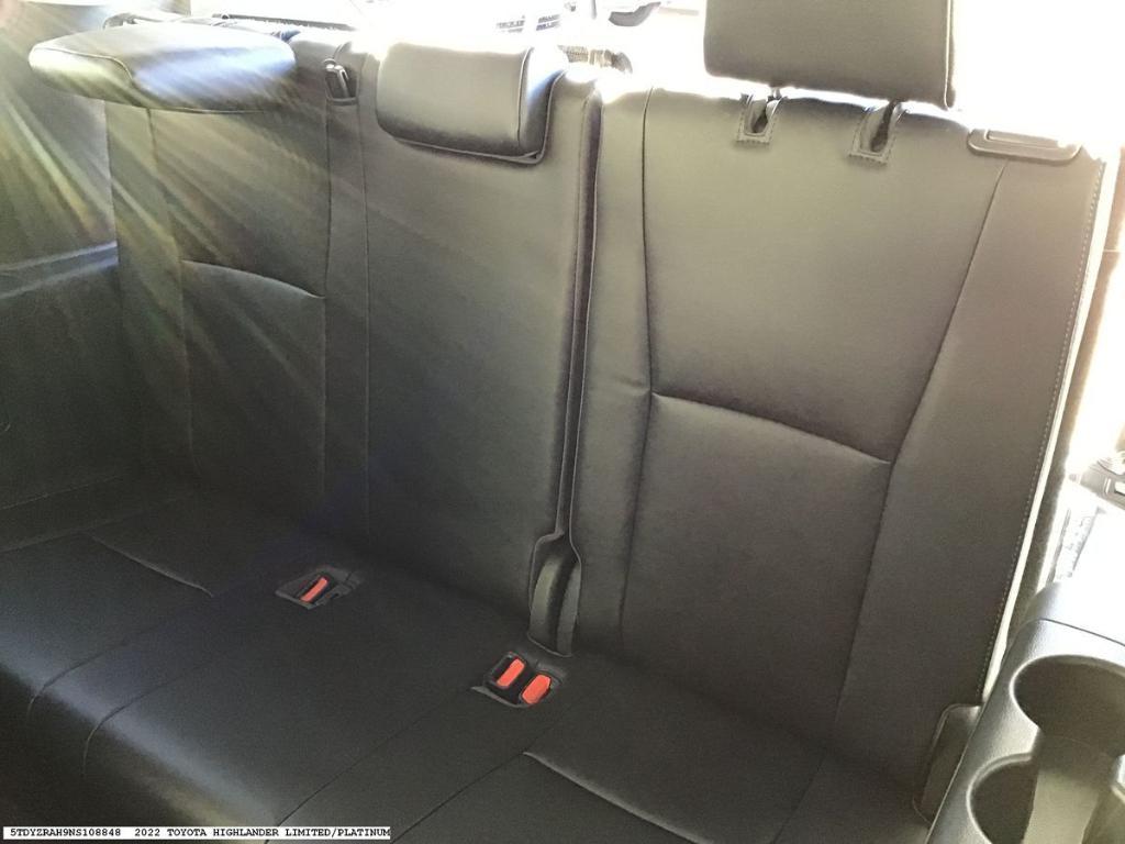 used 2022 Toyota Highlander car, priced at $35,109