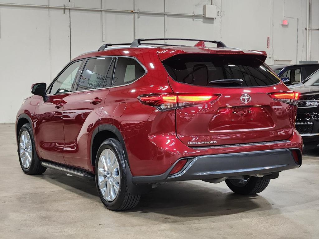used 2023 Toyota Highlander car, priced at $44,625
