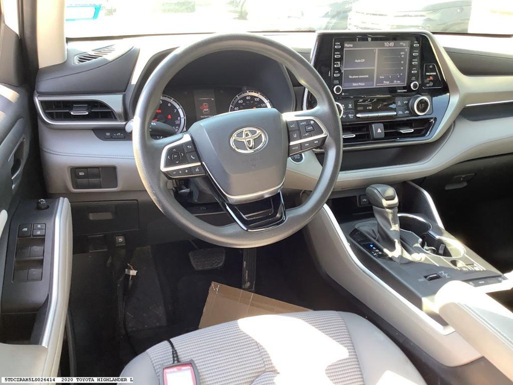 used 2020 Toyota Highlander car, priced at $30,584