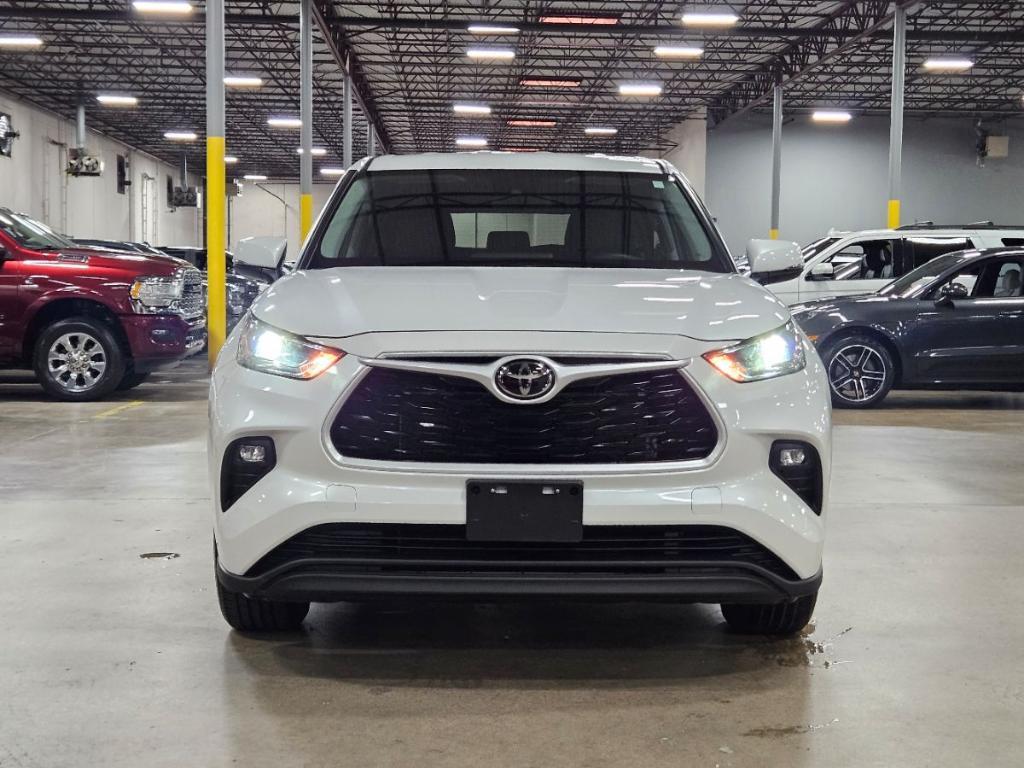 used 2022 Toyota Highlander car, priced at $33,352