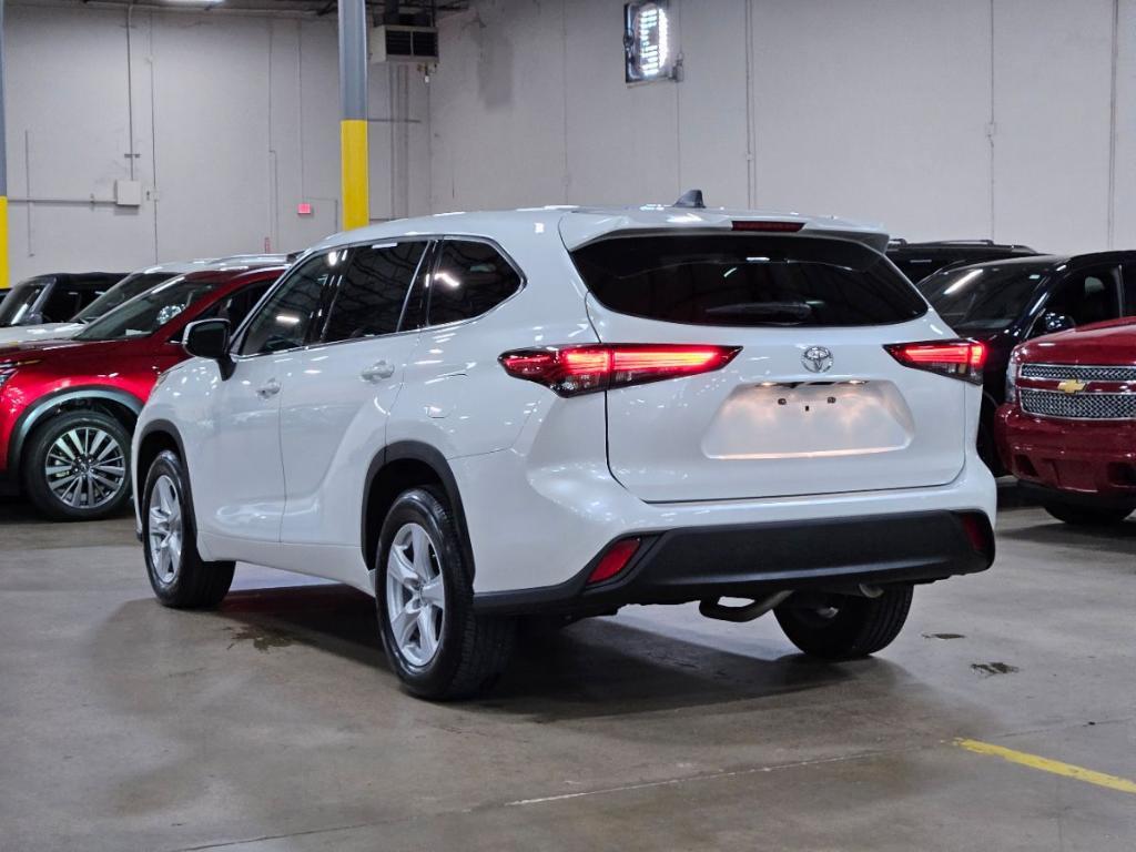 used 2022 Toyota Highlander car, priced at $33,352