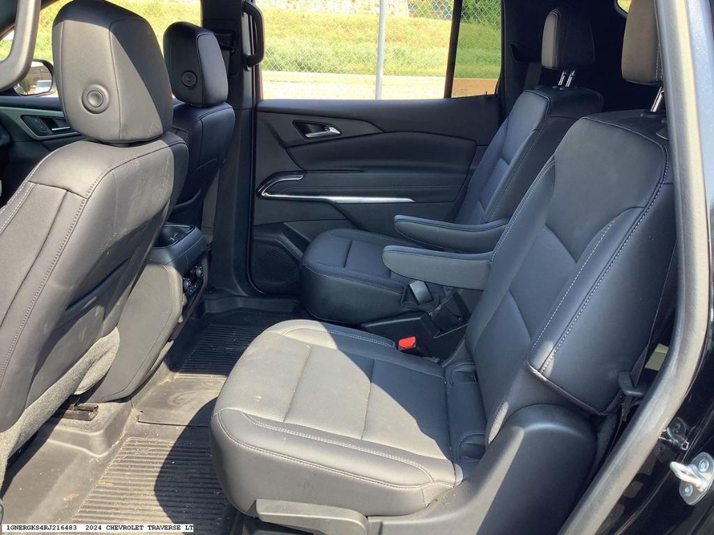 used 2024 Chevrolet Traverse car, priced at $39,995