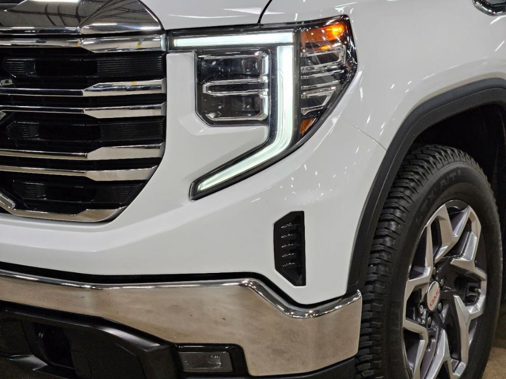 used 2023 GMC Sierra 1500 car, priced at $30,875