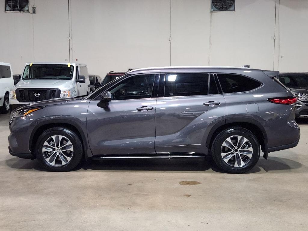 used 2021 Toyota Highlander car, priced at $31,469