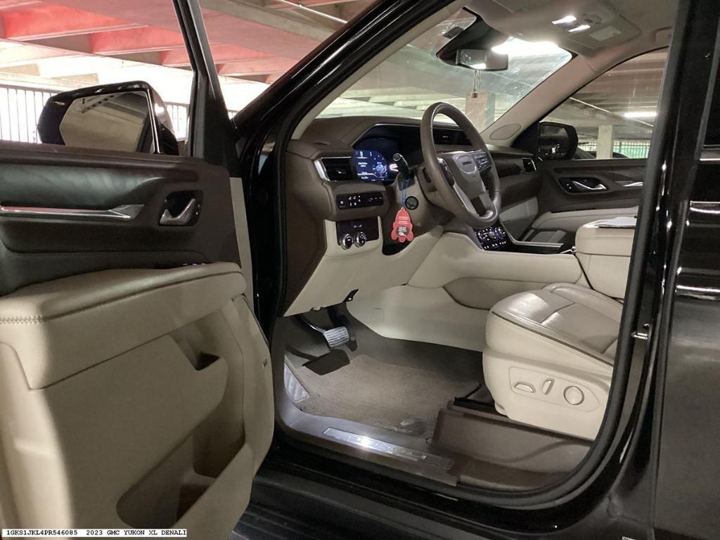 used 2023 GMC Yukon XL car, priced at $64,255
