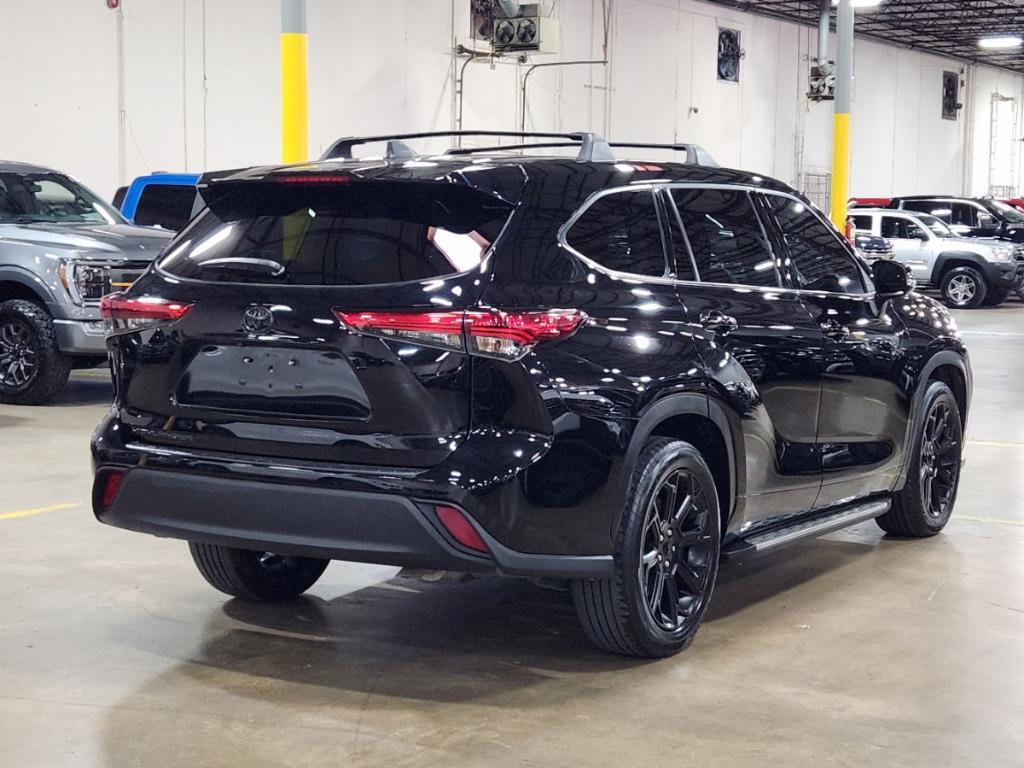 used 2022 Toyota Highlander car, priced at $33,721