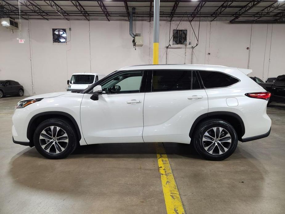 used 2020 Toyota Highlander car, priced at $33,817