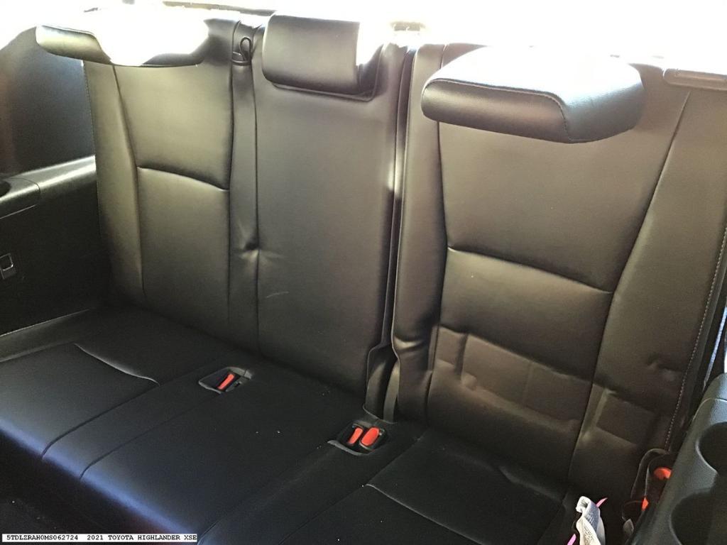 used 2021 Toyota Highlander car, priced at $34,277