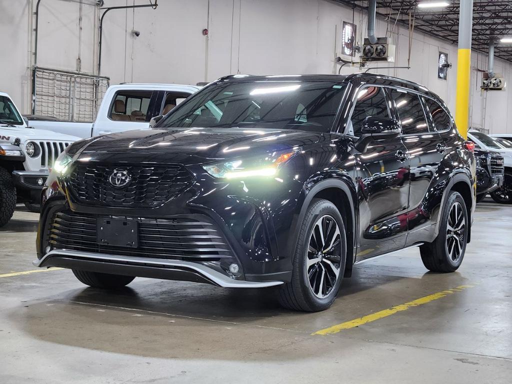 used 2022 Toyota Highlander car, priced at $42,159