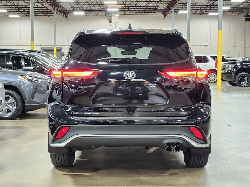 used 2022 Toyota Highlander car, priced at $42,159