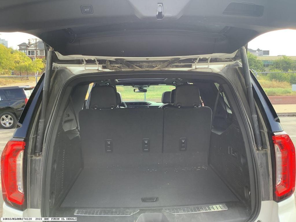 used 2022 GMC Yukon XL car, priced at $56,037