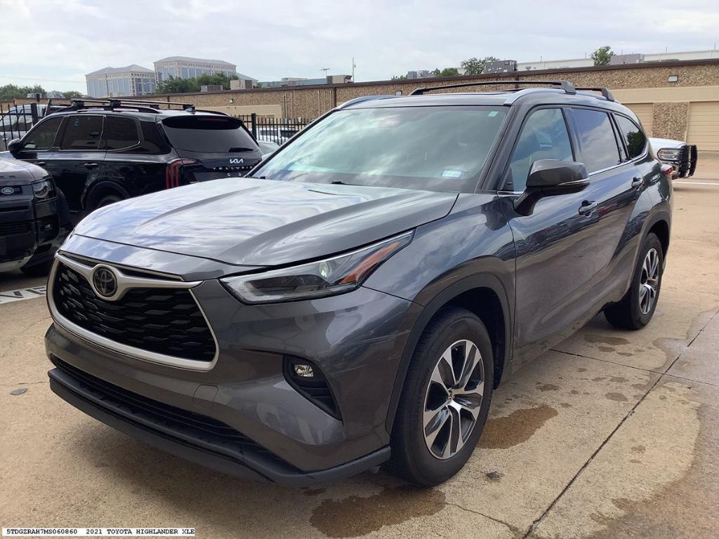 used 2021 Toyota Highlander car, priced at $31,008