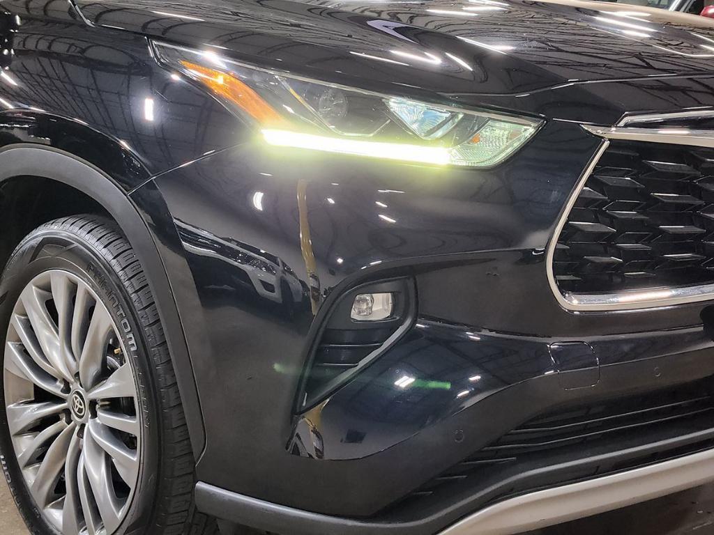 used 2022 Toyota Highlander car, priced at $38,662