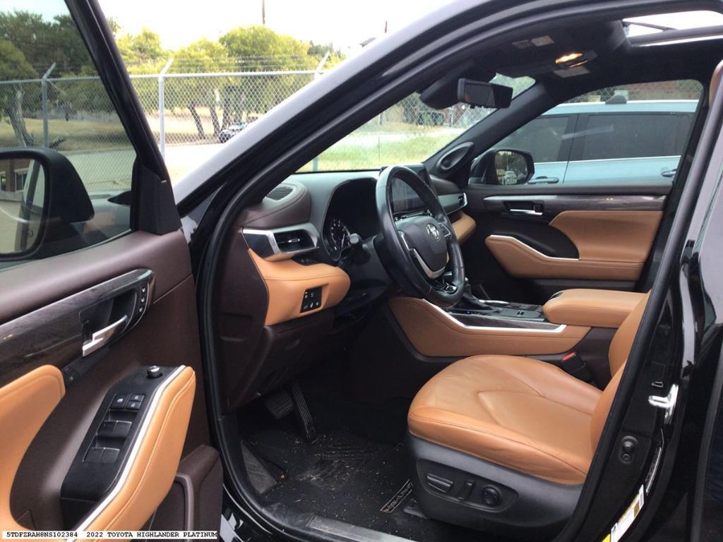 used 2022 Toyota Highlander car, priced at $39,662