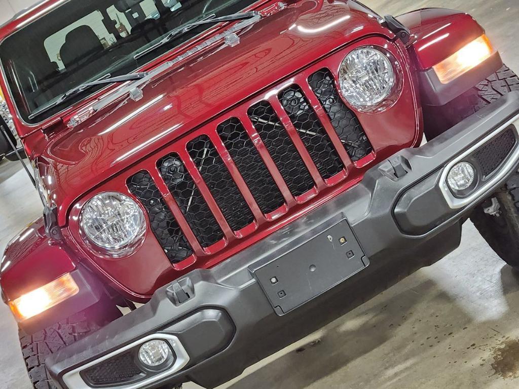 used 2021 Jeep Gladiator car, priced at $35,182