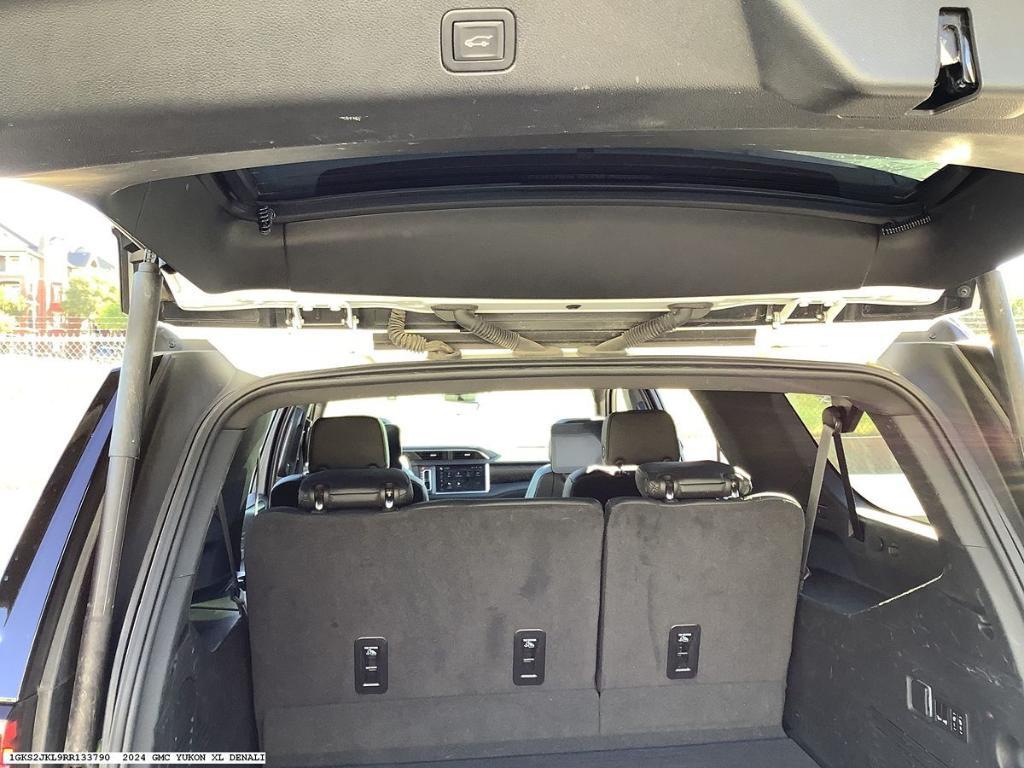 used 2024 GMC Yukon XL car, priced at $70,255