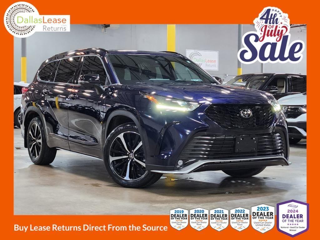 used 2022 Toyota Highlander car, priced at $37,552