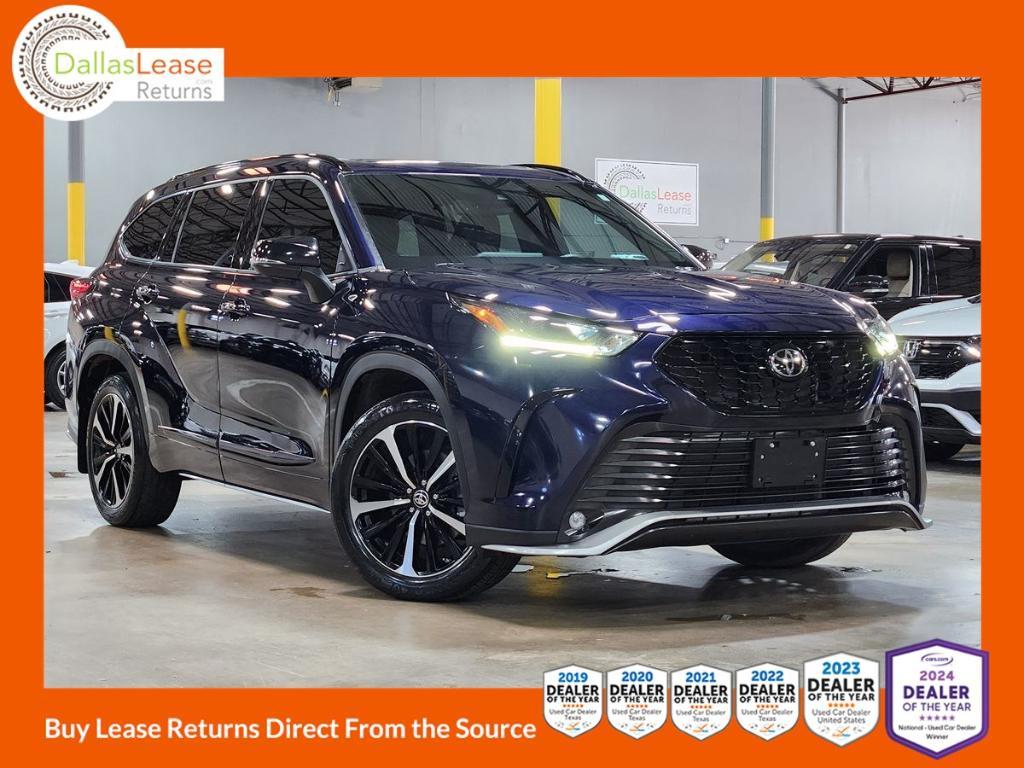 used 2022 Toyota Highlander car, priced at $39,552