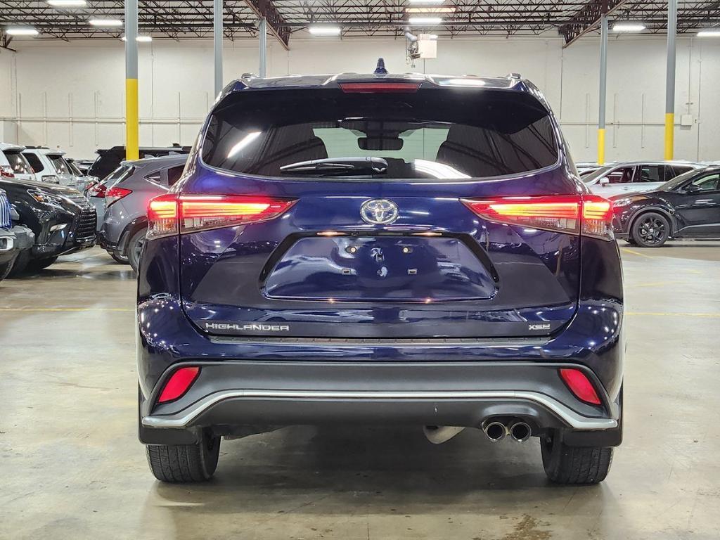 used 2022 Toyota Highlander car, priced at $39,552