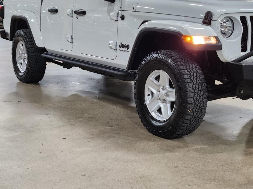 used 2021 Jeep Gladiator car, priced at $27,012