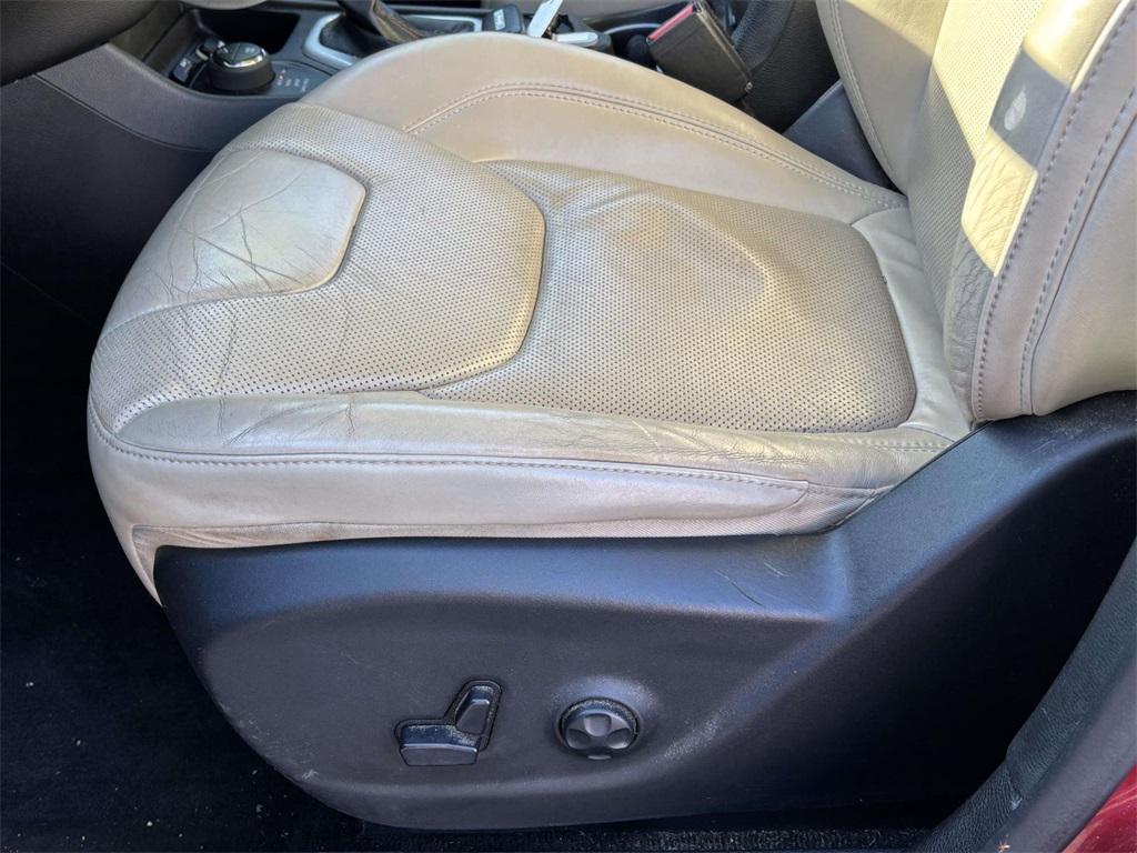 used 2015 Jeep Cherokee car, priced at $12,479