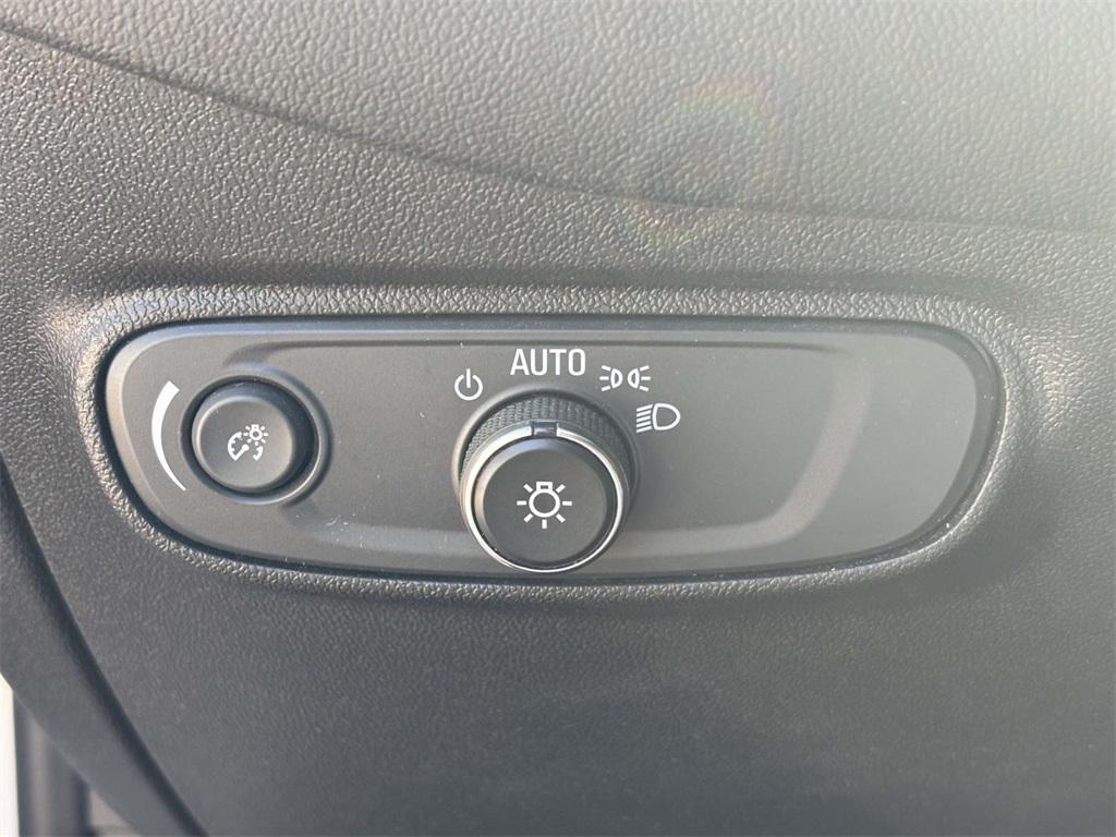 used 2022 Chevrolet Equinox car, priced at $15,500