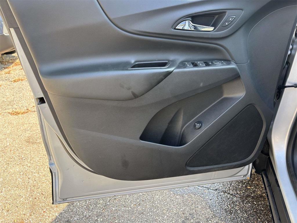 used 2022 Chevrolet Equinox car, priced at $15,500