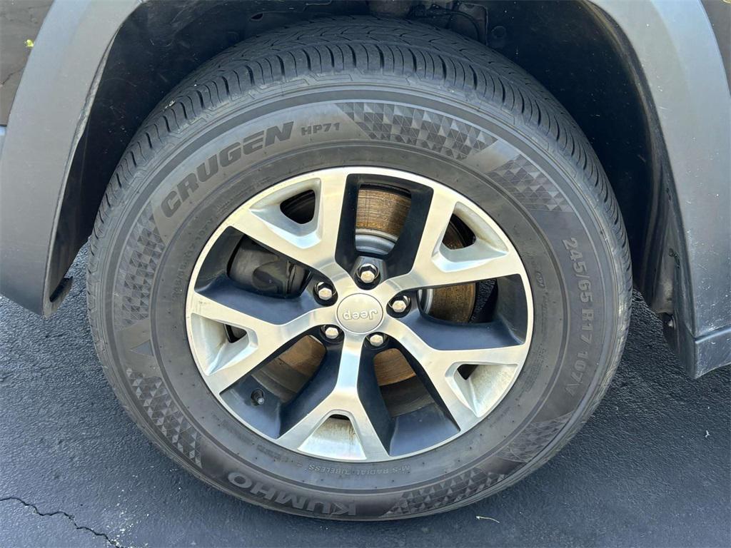 used 2018 Jeep Cherokee car, priced at $12,881