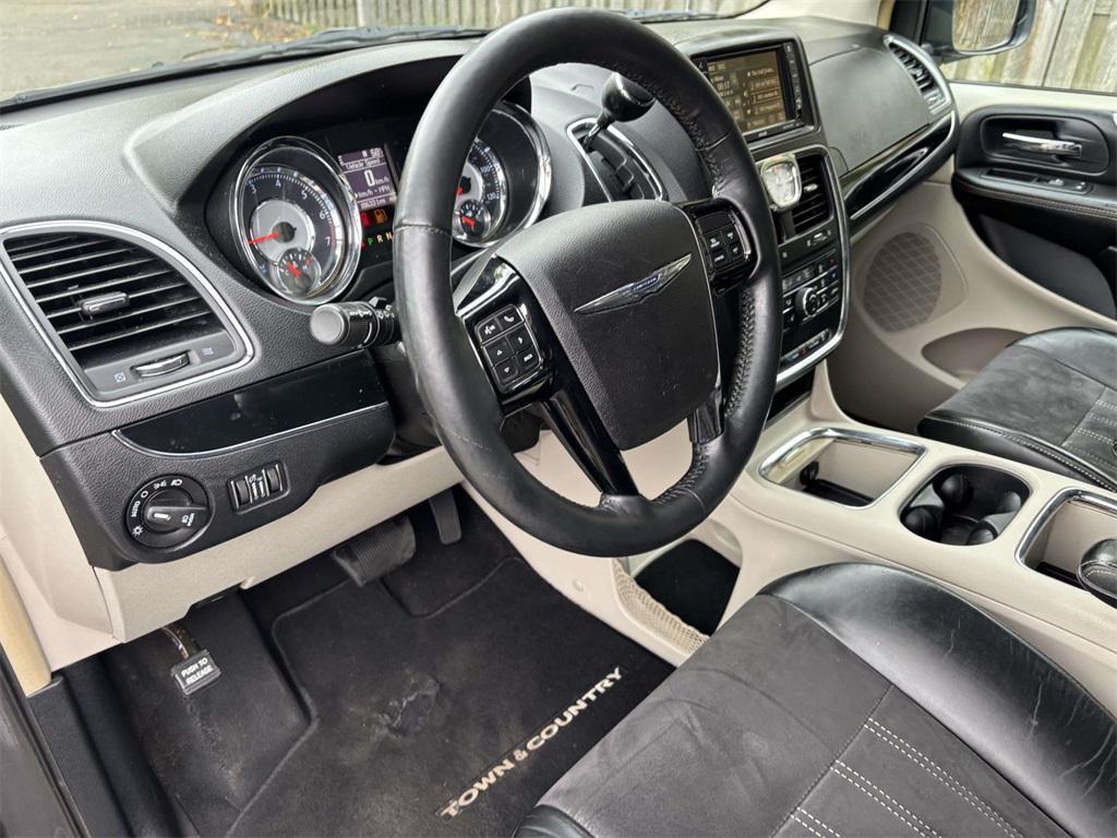 used 2014 Chrysler Town & Country car, priced at $5,950