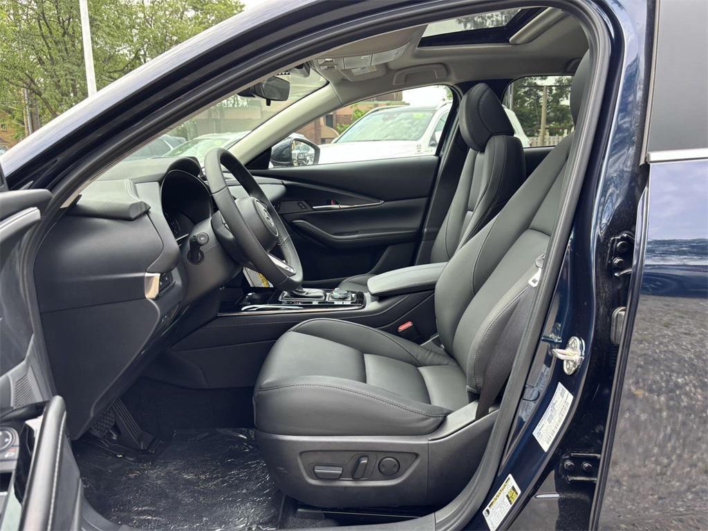 new 2025 Mazda CX-30 car