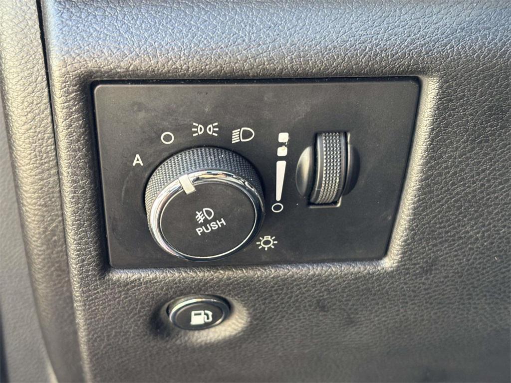 used 2018 Jeep Grand Cherokee car, priced at $17,350