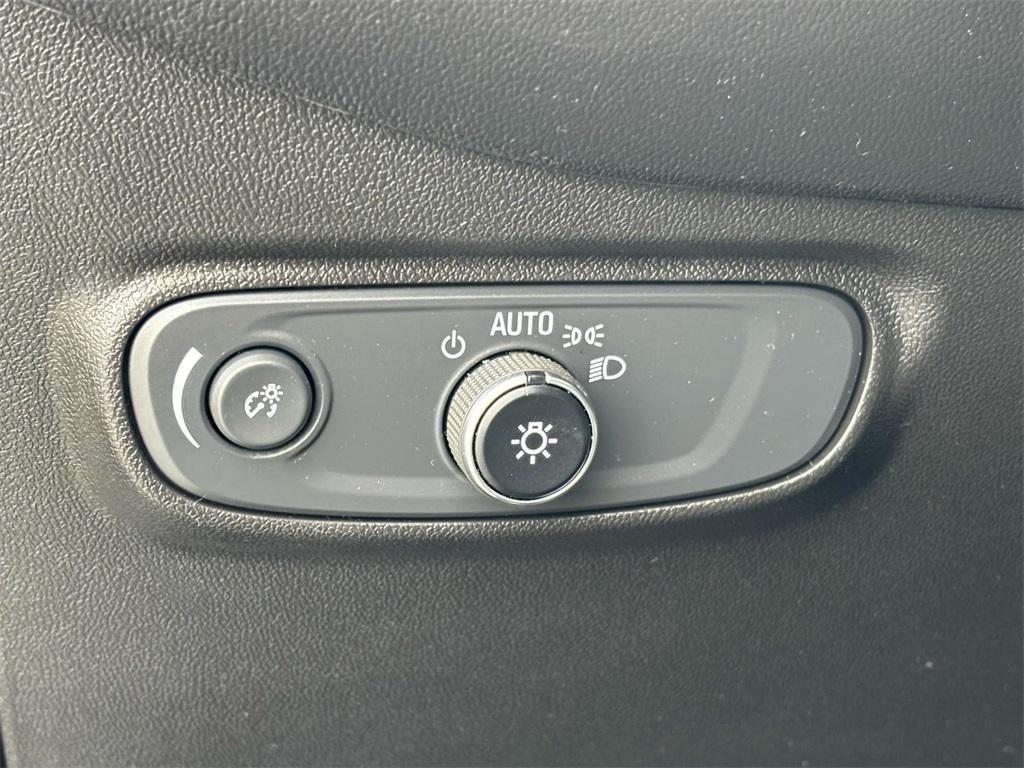 used 2021 Chevrolet Equinox car, priced at $13,495