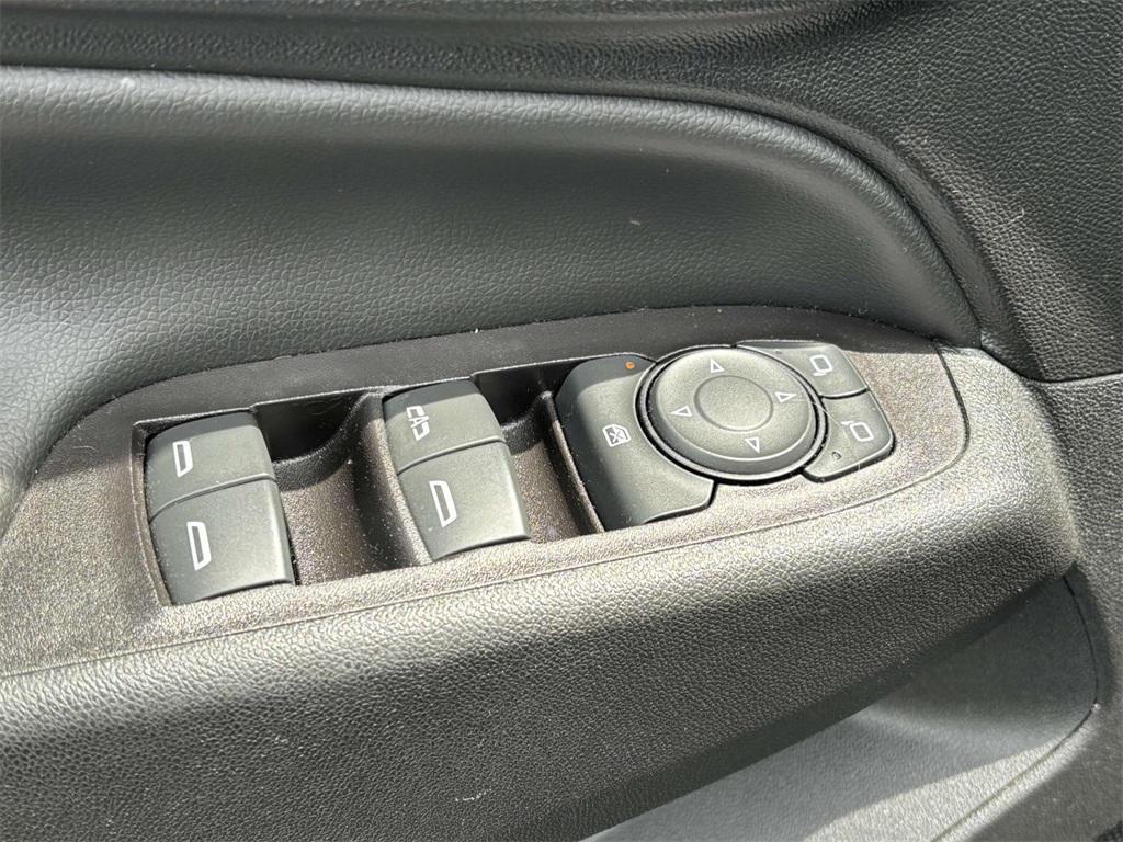 used 2021 Chevrolet Equinox car, priced at $13,495