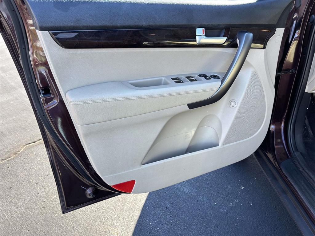 used 2015 Kia Sorento car, priced at $9,438