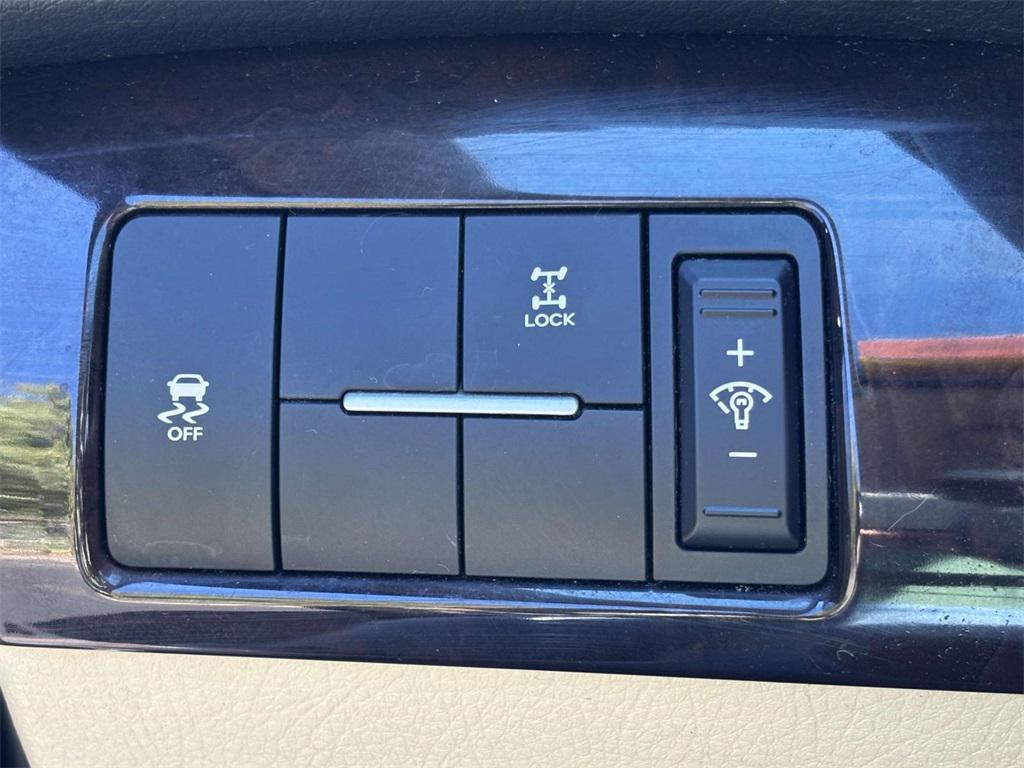 used 2015 Kia Sorento car, priced at $9,438