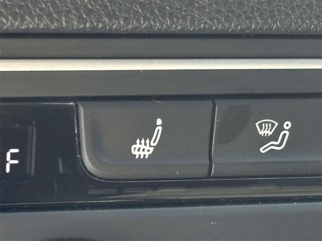 used 2021 Volkswagen Atlas car, priced at $16,195