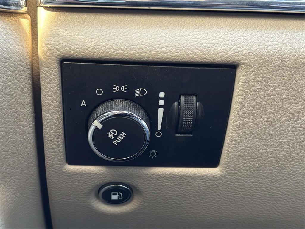 used 2014 Jeep Grand Cherokee car, priced at $11,179