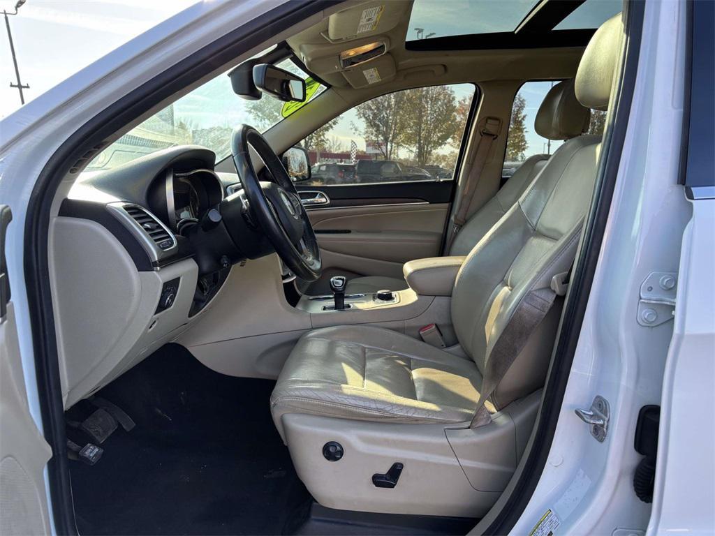 used 2014 Jeep Grand Cherokee car, priced at $11,179