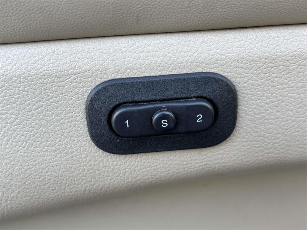 used 2014 Jeep Grand Cherokee car, priced at $11,179