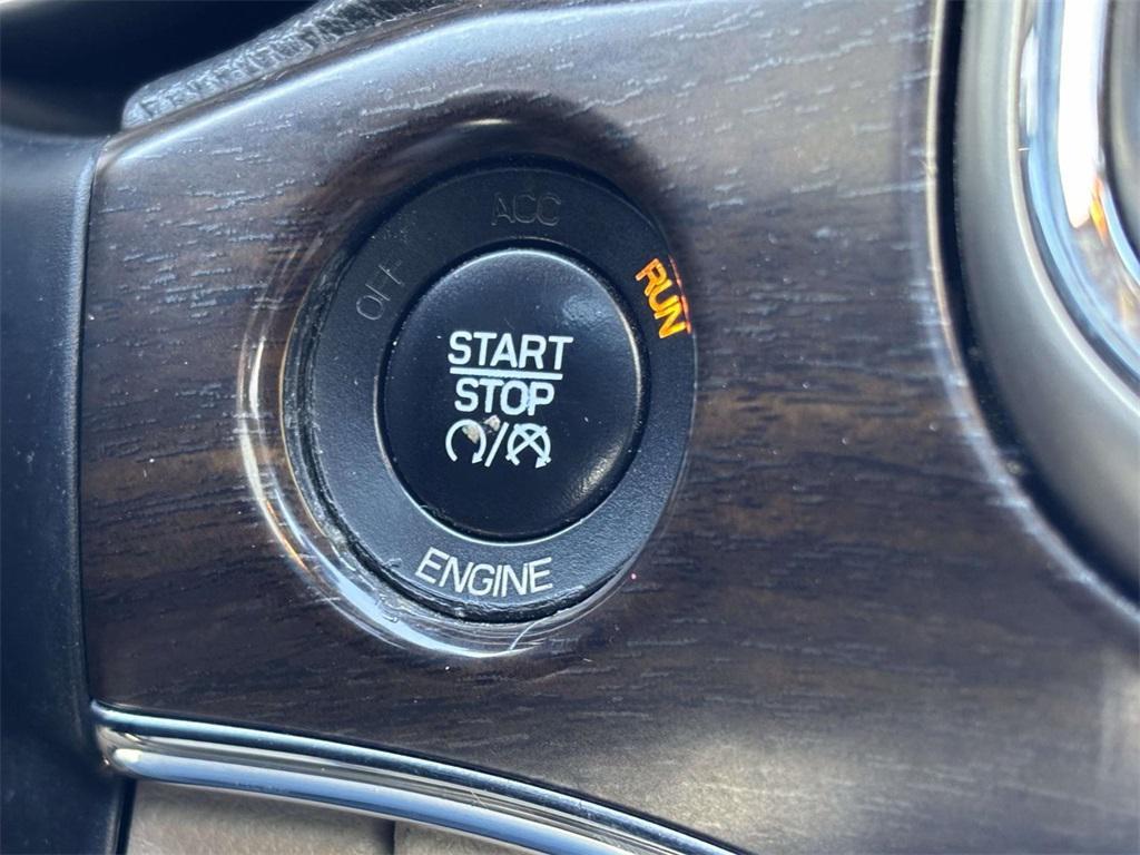 used 2014 Jeep Grand Cherokee car, priced at $11,179