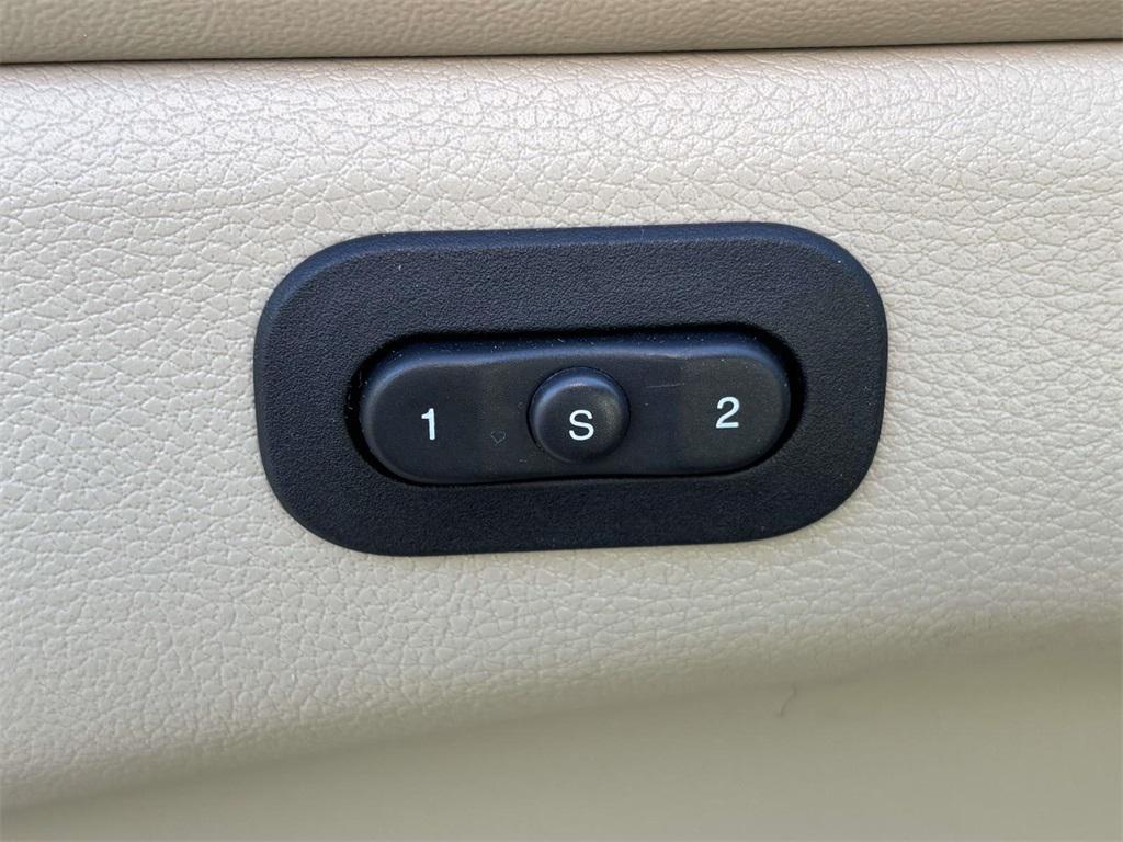 used 2014 Jeep Grand Cherokee car, priced at $13,839