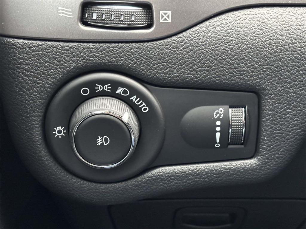 used 2019 Jeep Cherokee car, priced at $12,887