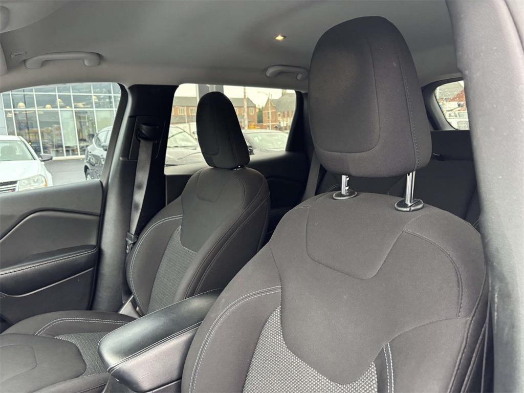 used 2019 Jeep Cherokee car, priced at $12,887