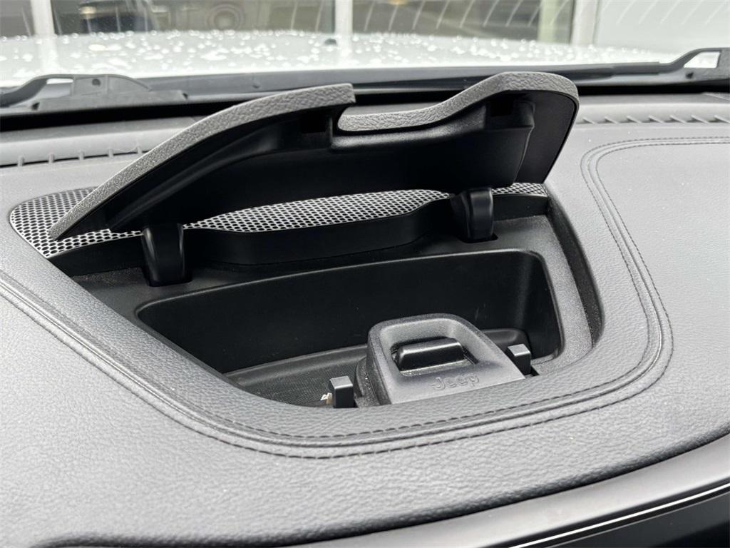 used 2019 Jeep Cherokee car, priced at $12,887